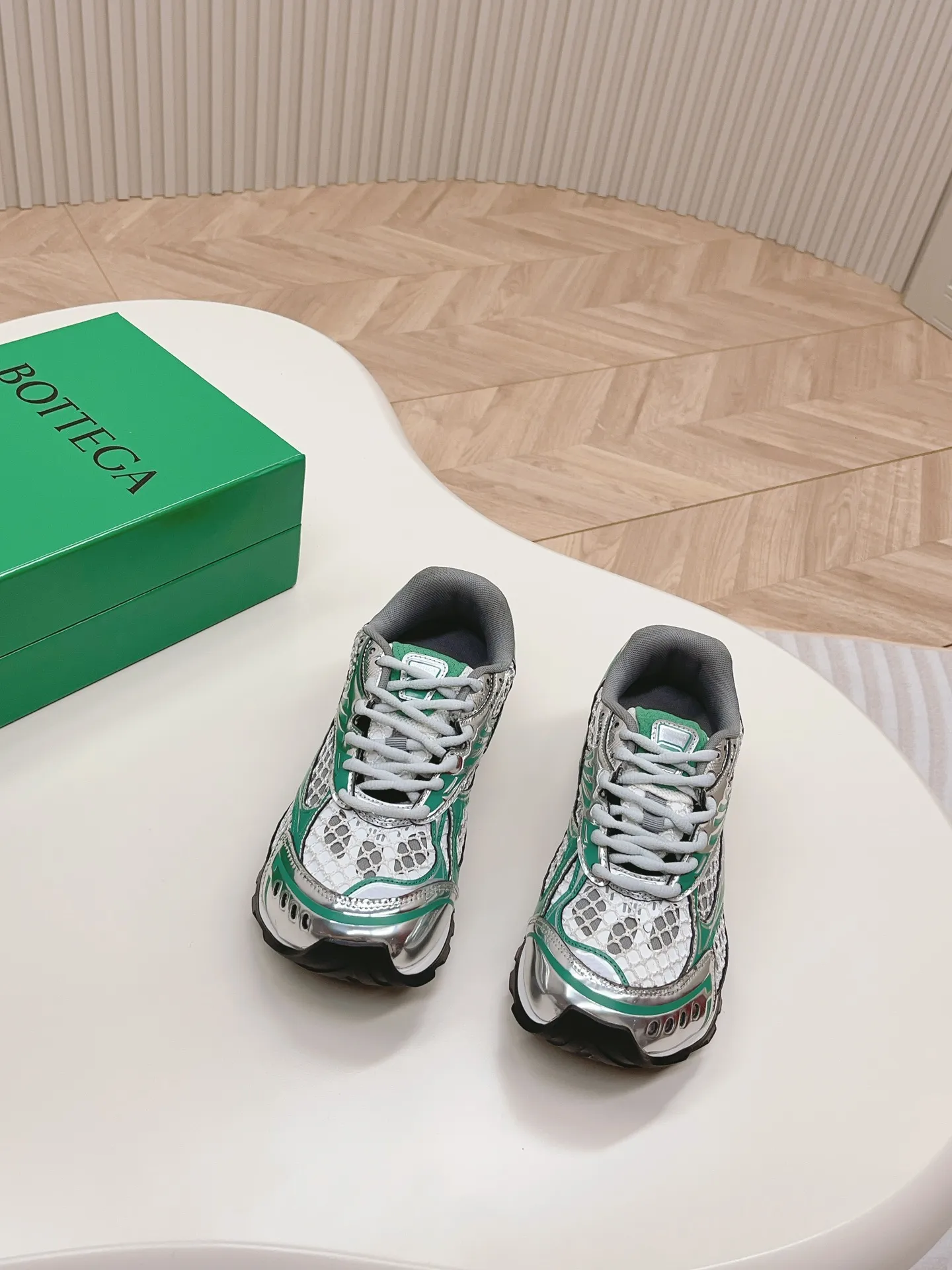 👟👟Ex-factory price 560👟👟 Women's shoes, women's clothing, the latest popular models, couples' models, Bottega Veneta BV23, the new Orbit designer's curtain call, casual sneakers, a new style of freehand pure and unconstrained, with modern symbols in color, fashionable, cool and handsome, simply invincible, retro and versatile, all original craftsmanship 35-40